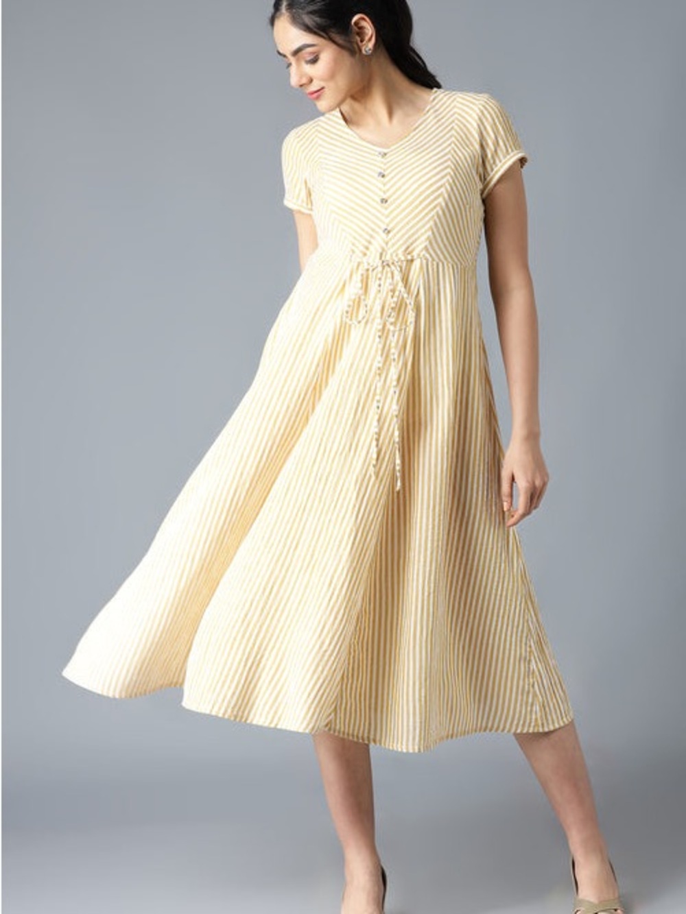 Women’s Aurelia Custard Yellow Yarn-Dyed Printed Dress In V-Neck size small